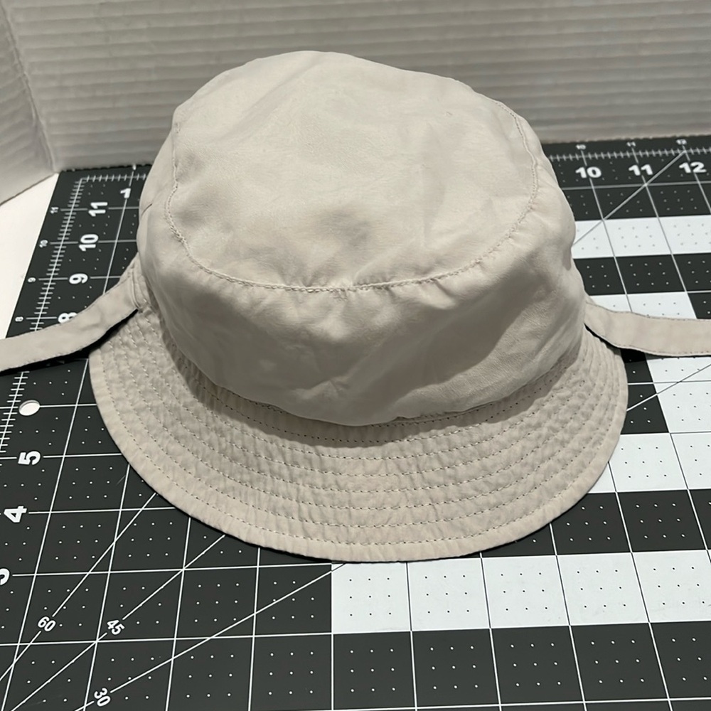 Reversible baby boy  sun hat beige ocean print